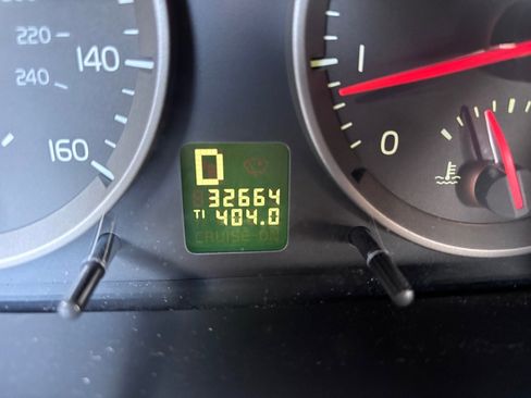Used 2004 Volvo S40 2.4i FWD image 9