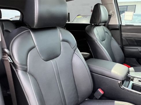 Certified 2025 Kia Sorento SX FWD image 16