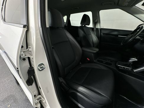 Used 2022 Kia Seltos SX image 31