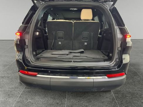 Used 2024 Jeep Grand Cherokee L Limited w/ Luxury Tech Group II image 13