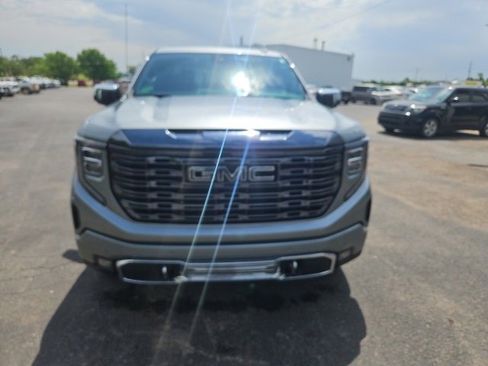 Used 2024 GMC Sierra 1500 Denali Ultimate image 9