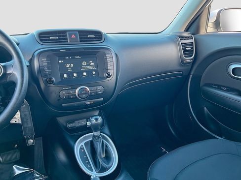 Used 2018 Kia Soul + image 20