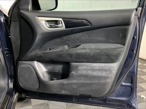Used 2015 Nissan Pathfinder SV w/ Cargo Package FWD image 22