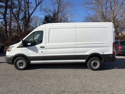 New 2024 Ford Transit 250 148 Medium Roof RWD image 3