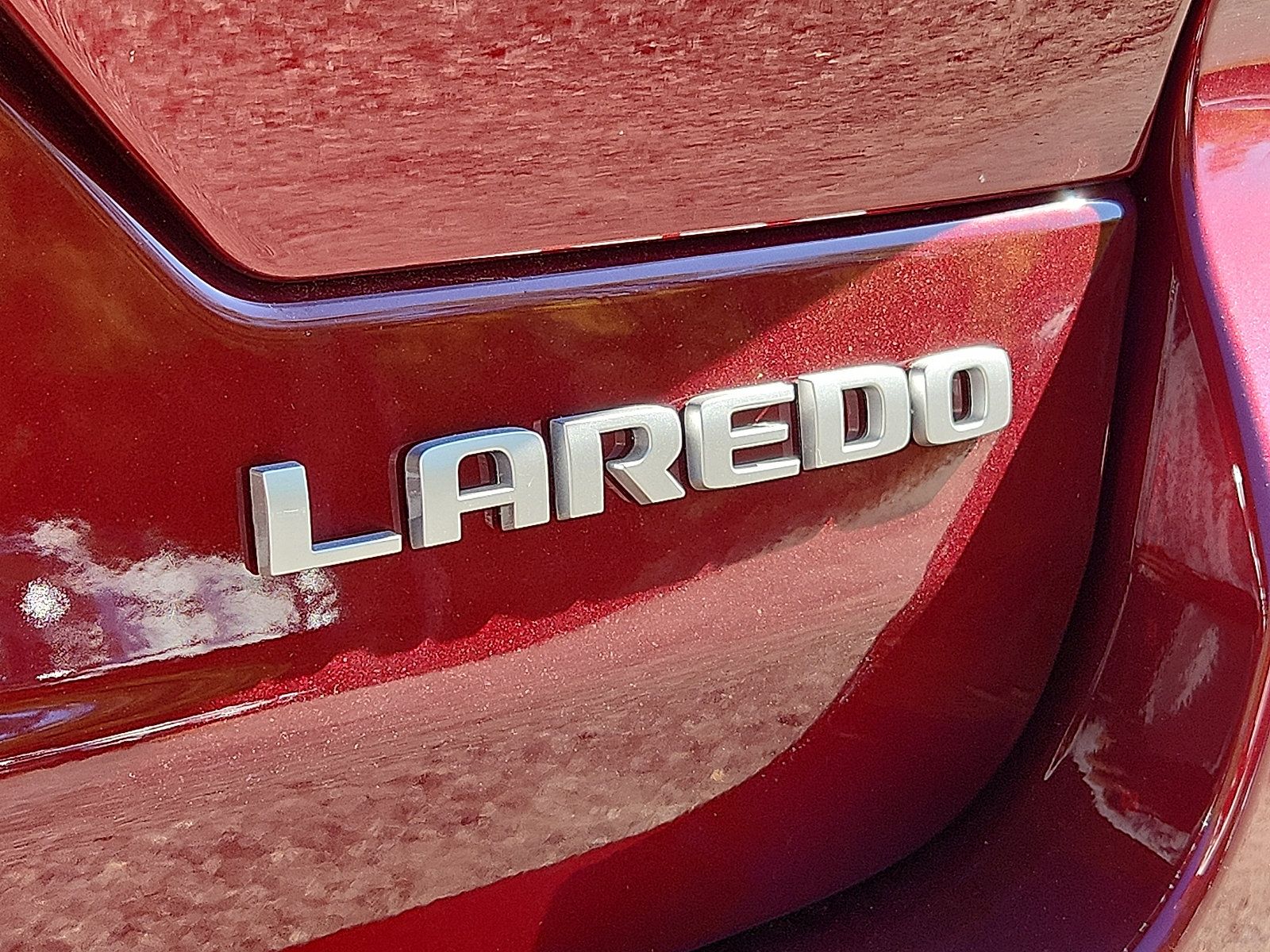 New 2025 Jeep Grand Cherokee Laredo X w/ Luxury Tech Group I AWD/4WD image 19