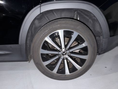 Used 2022 Mercedes-Benz GLB 250 4MATIC image 5