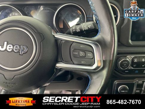 Used 2023 Jeep Wrangler Unlimited Rubicon 4xe w/ Cold Weather Group AWD/4WD image 15