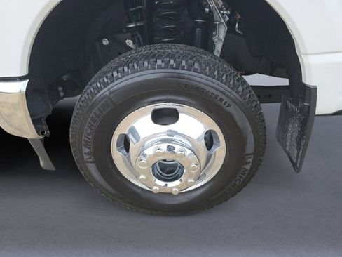 Used 2025 Ford F350 Lariat w/ Lariat Ultimate Package image 33