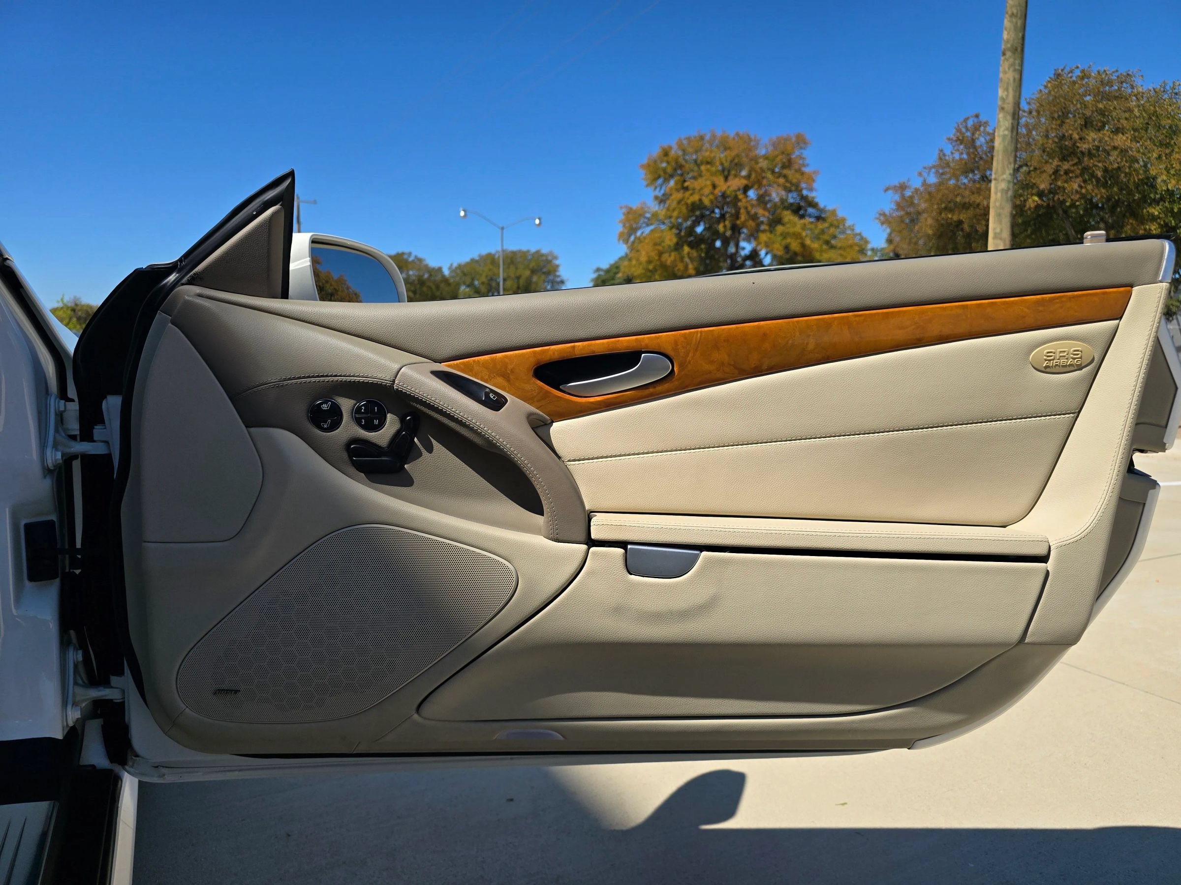 Used 2008 Mercedes-Benz SL 550 image 25