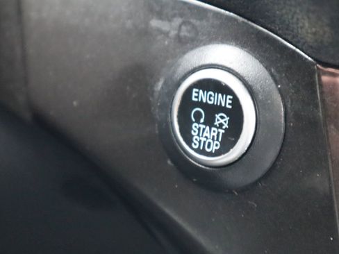 Used 2019 Ford Escape SE image 25