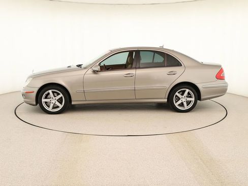 Used 2007 Mercedes-Benz E 350 4MATIC Sedan image 2