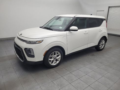 Used 2020 Kia Soul S FWD image 2