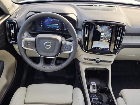 Used 2025 Volvo XC40 B5 Ultra w/ Protection Package Premier image 11