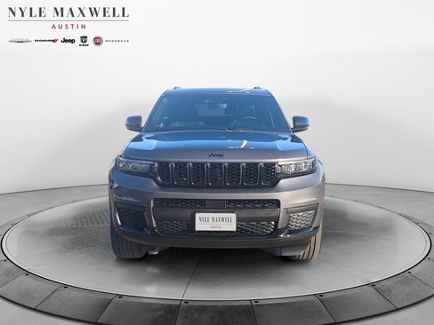 Used 2023 Jeep Grand Cherokee L Laredo RWD image 18