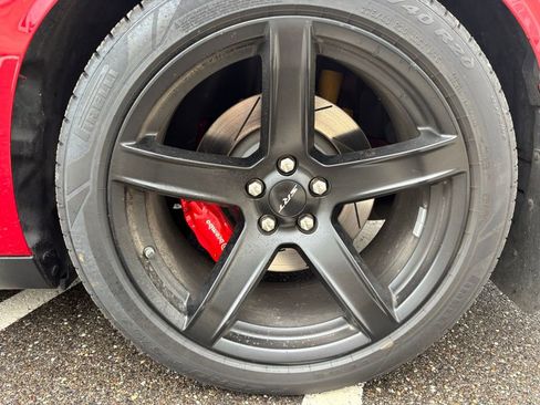 Used 2017 Dodge Challenger SRT Hellcat RWD image 16