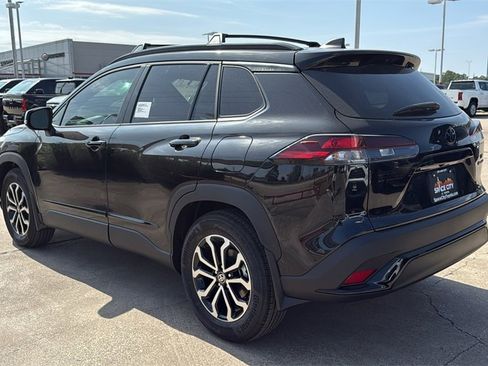 New 2026 Toyota Corolla Cross SE image 5