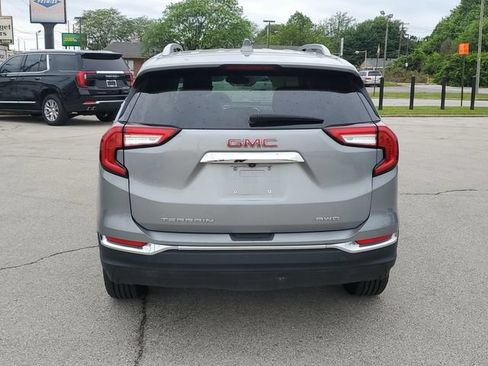 Used 2024 GMC Terrain SLT AWD/4WD image 5