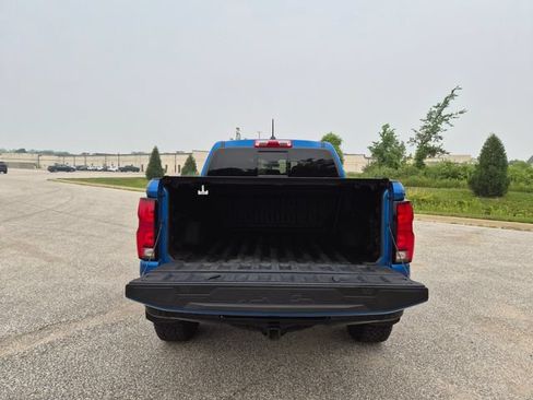 Used 2023 Chevrolet Colorado ZR2 w/ ZR2 Convenience Package III AWD/4WD image 11