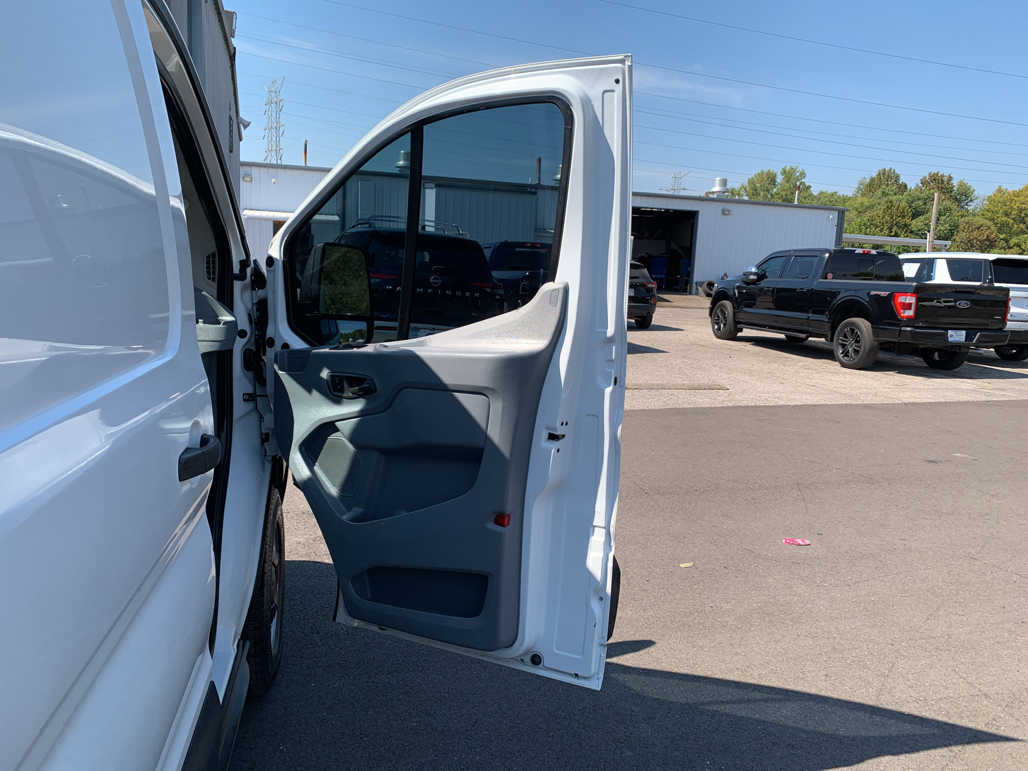Used 2018 Ford Transit 150 130 Low Roof RWD image 31