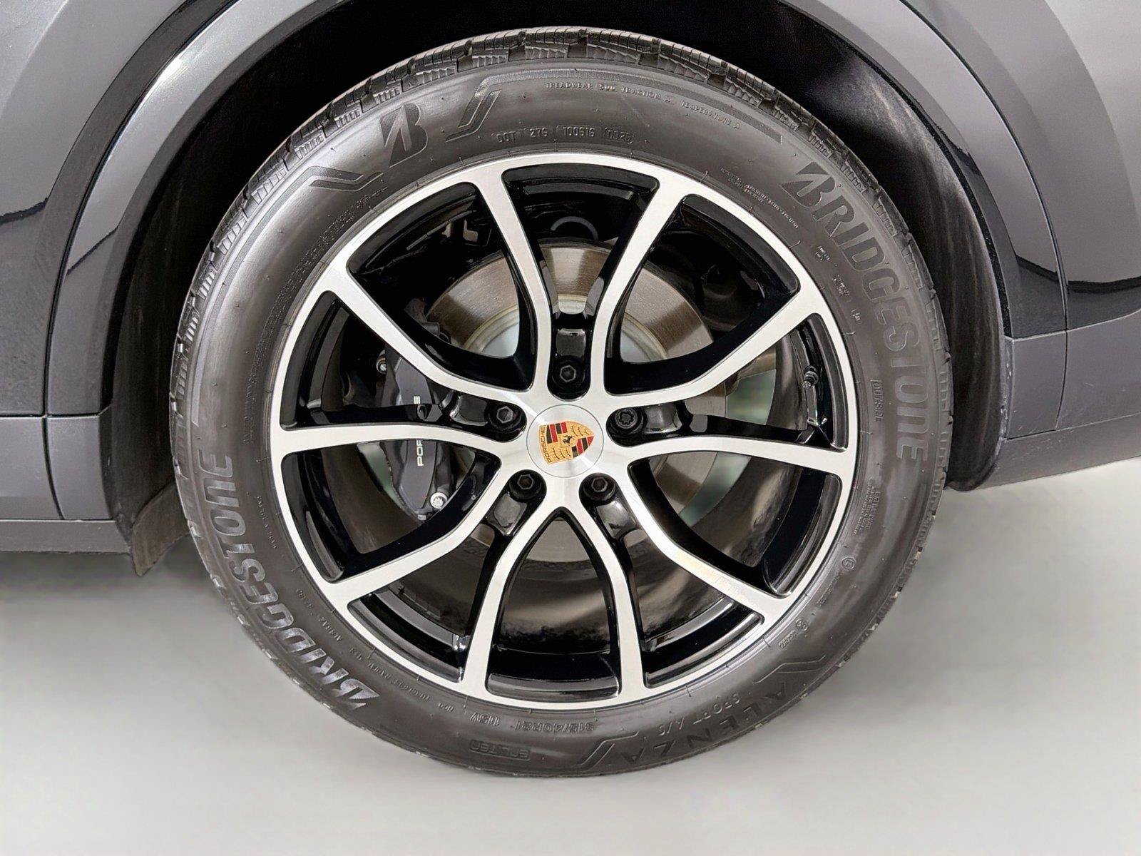 Certified 2026 Porsche Cayenne AWD/4WD image 12