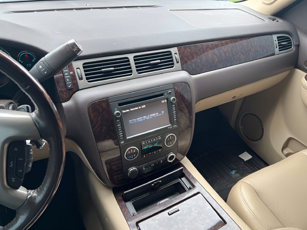 Used 2012 GMC Yukon Denali AWD/4WD image 28