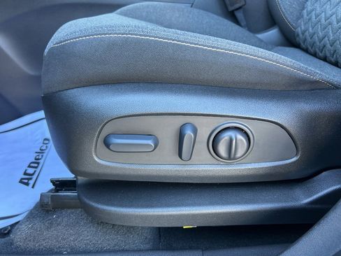 Used 2023 Chevrolet Equinox LT image 15