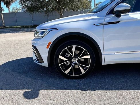 Certified 2022 Volkswagen Tiguan SEL R-Line image 13