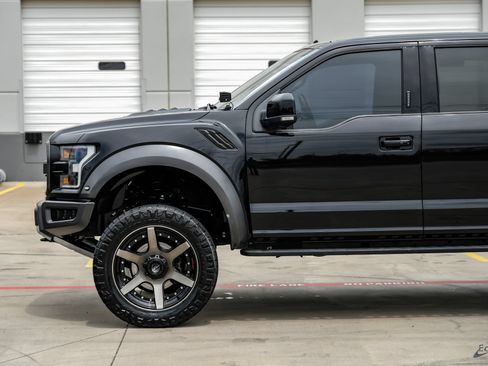 Used 2019 Ford F150 Raptor w/ Equipment Group 802A Luxury AWD/4WD image 8