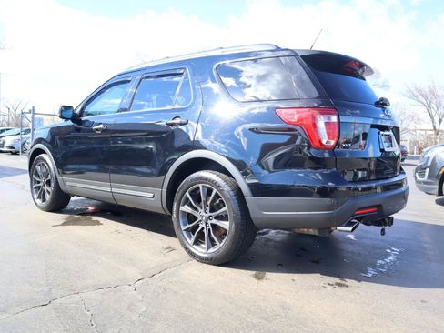 Used 2018 Ford Explorer XLT w/ Equipment Group 202A FWD image 3