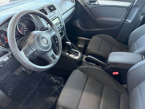 Used 2013 Volkswagen Golf 4-Door FWD image 9