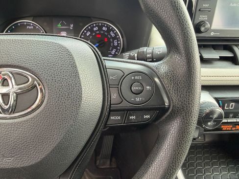 Used 2020 Toyota RAV4 XLE w/ Convenience Package AWD/4WD image 15