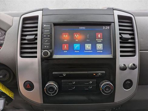 Used 2019 Nissan Frontier SV image 15