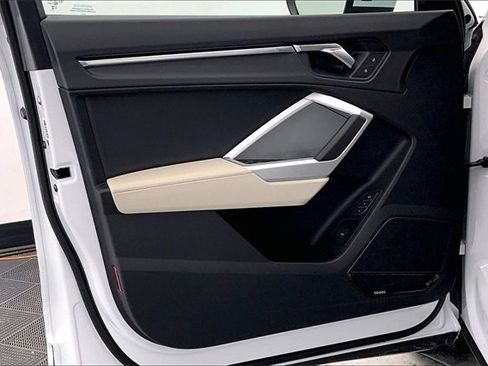 Certified 2025 Audi Q3 2.0T Premium Plus w/ Premium Plus Package image 23