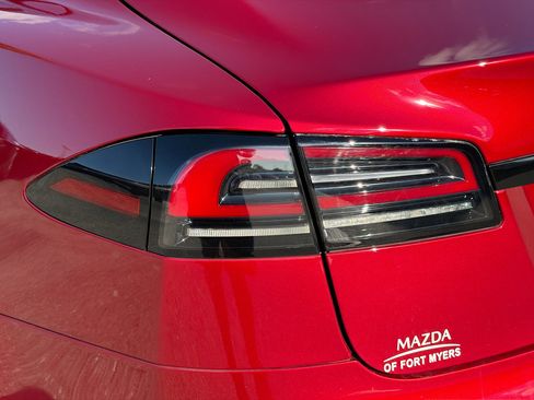 Used 2024 Tesla Model S image 10