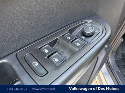 Certified 2024 Volkswagen Taos SE image 23