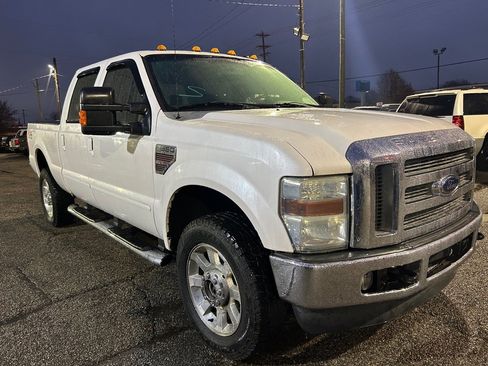 Used 2010 Ford F350 Lariat image 2