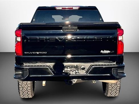 Used 2022 Chevrolet Silverado 1500 LT Trail Boss image 4