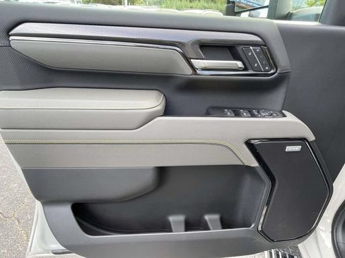 Certified 2026 Chevrolet Silverado 2500 ZR2 w/ LPO, Dark Essentials Package AWD/4WD image 15