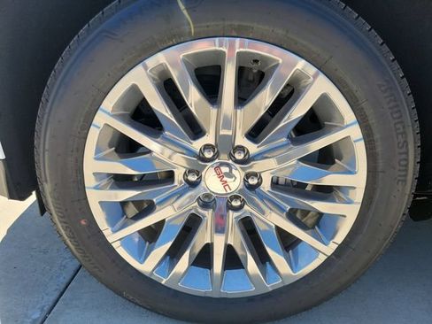 New 2026 GMC Yukon Denali w/ Sun & Power Step Package AWD/4WD image 21