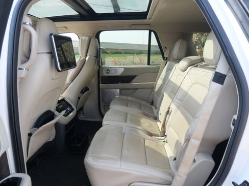 Used 2019 Lincoln Navigator Reserve w/ Cargo Package image 9