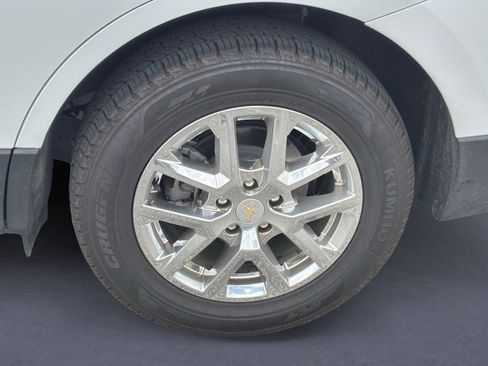 Used 2023 Chevrolet Equinox LT w/ LPO, Floor Liner Package AWD/4WD image 6