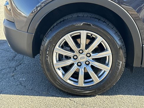 Used 2023 Cadillac XT4 Premium Luxury image 17