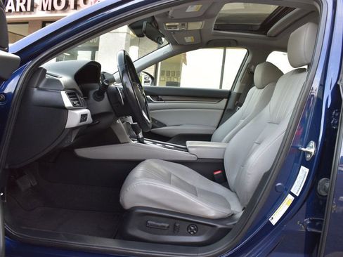 Used 2018 Honda Accord Touring image 14