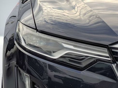 Used 2021 Cadillac XT6 Premium Luxury w/ LPO, Floor Liner Package FWD image 9