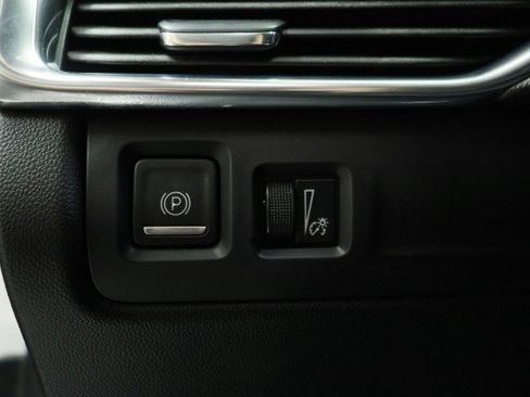 Used 2020 Cadillac XT4 Premium Luxury FWD image 9