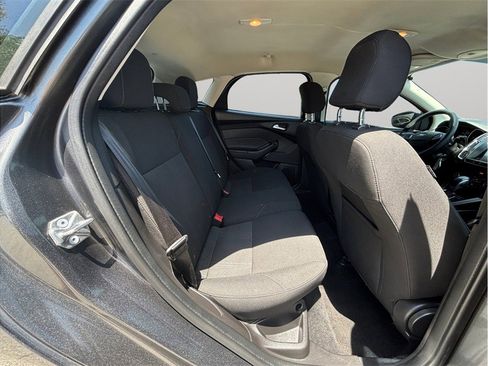 Used 2017 Ford Focus SE FWD image 28