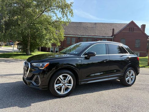Used 2021 Audi Q3 2.0T Premium w/ Convenience Package AWD/4WD image 4
