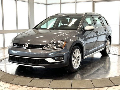 Used 2017 Volkswagen Golf Alltrack AWD/4WD image 3