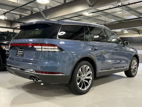 Used 2026 Lincoln Aviator Reserve w/ Illumination Package AWD/4WD image 2