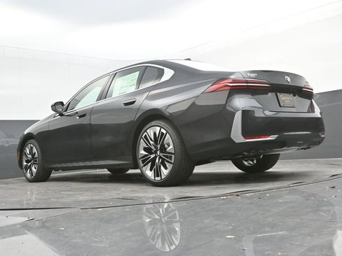 New 2026 BMW 530i w/ Premium Package image 38